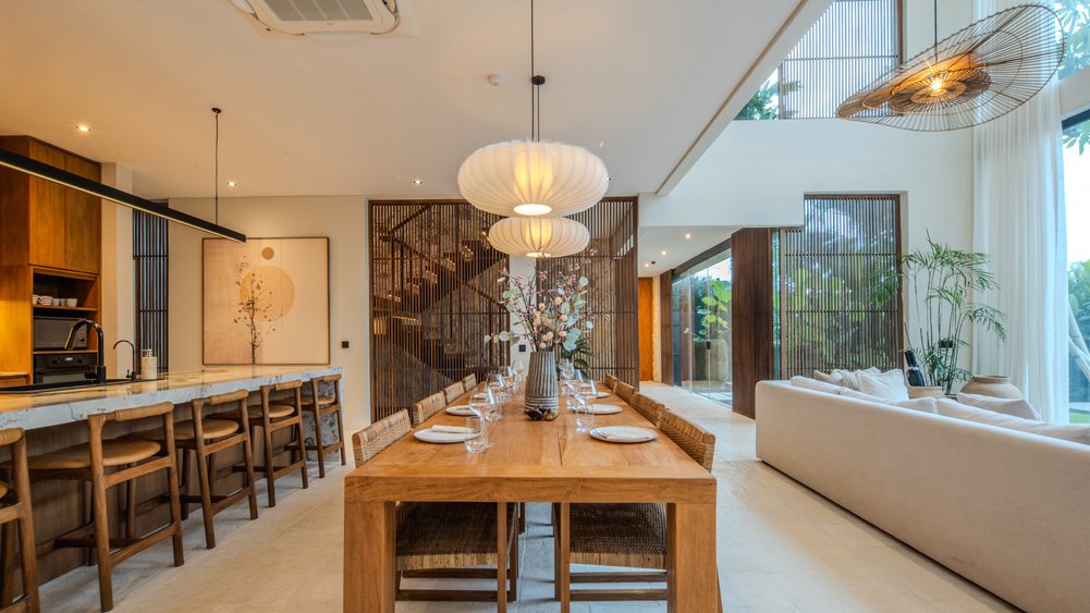Elite Havens - Five Palms Villa 1 - Private 5-Bedroom Modern Luxury Villa in Bali Indonesia - Intimate dining area